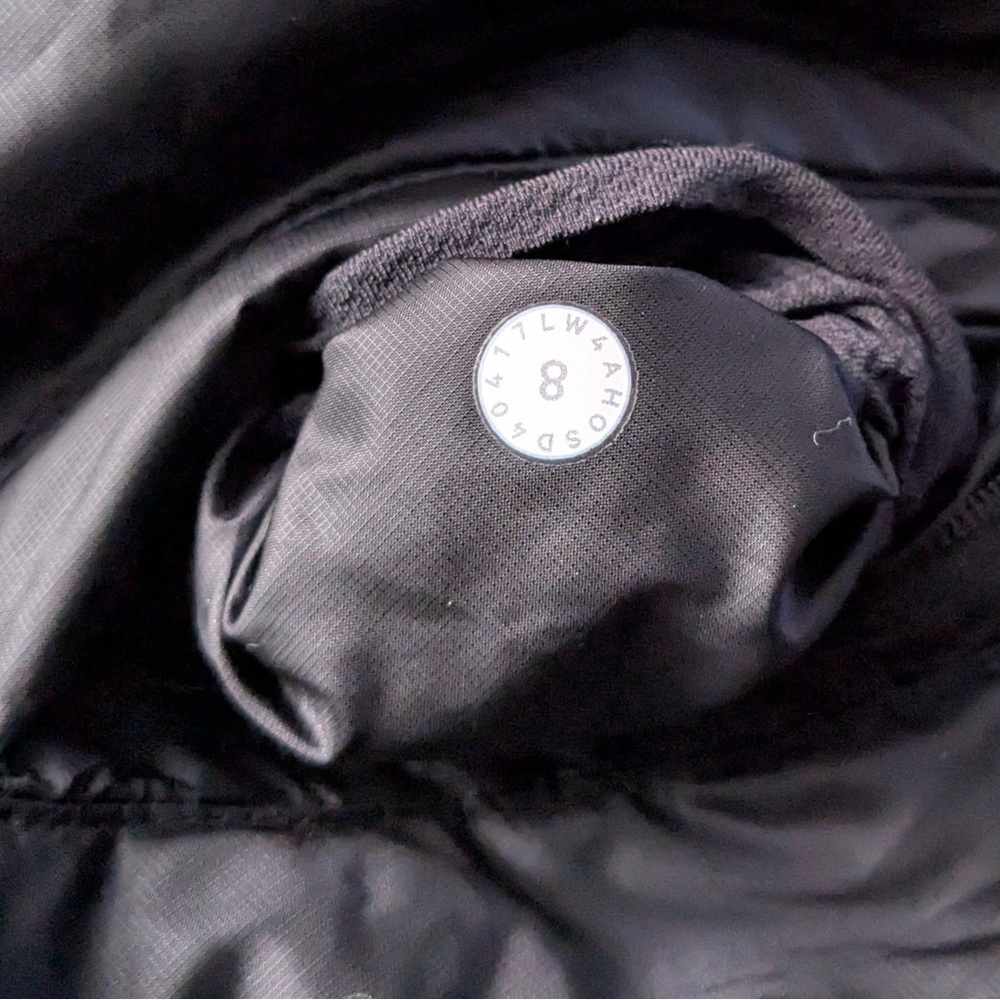 LULULEMON Down for a Run Black Puffer Jacket - Picture 7 of 8